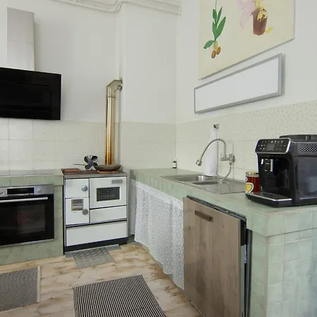 The Old Village At 2 Geese With Pool