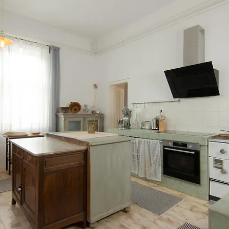 The Old Village At 2 Geese With Pool