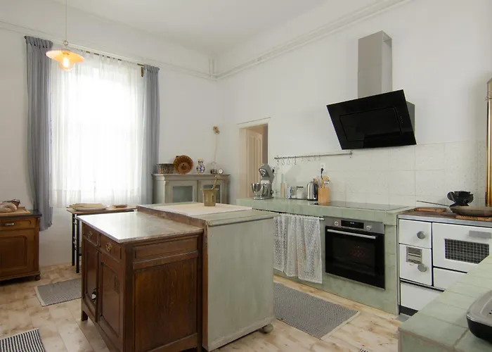 The Old Village At 2 Geese With Pool