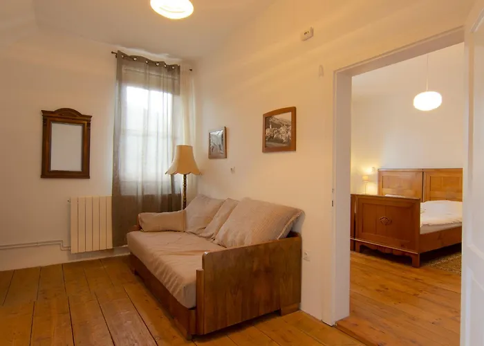 The Old Village At 2 Geese With Pool *